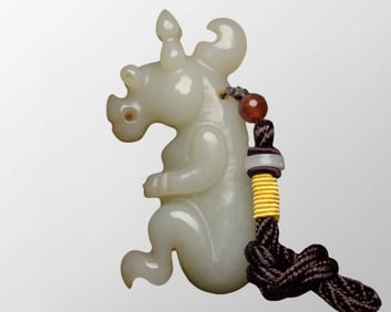 Vintage Chinese Hetian Jade Carved Beast Pendant