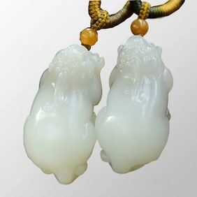 A Pair Superb Chinese White Hetian Jade Carved Fortune Pixiu Pendant w Certificate