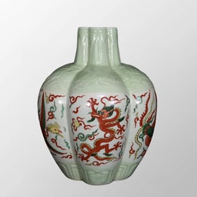 Chinese Wucai Clouds Dragon Design Porcelain Vase