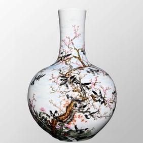 Chinese Qing Dynasty Famille Rose Plum Flower & Magpie Design Porcelain Vase