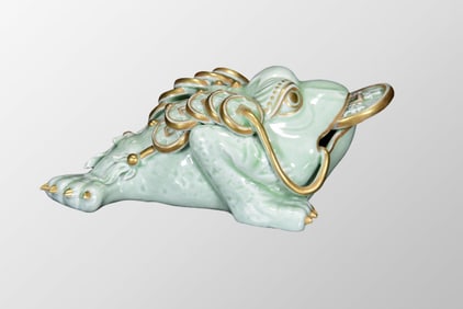 Chinese Gilt Gold Green Glaze Porcelain Fortune Toad Statue