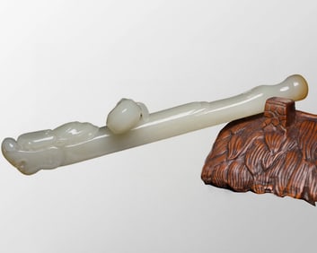 Chinese Natural Hetian Jade Carved Dragon Head Cigarette Holder