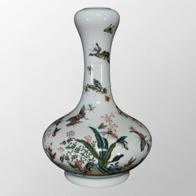 Chinese Qing Dynasty Famille Rose Flowers Butterfly Design Porcelain Vase