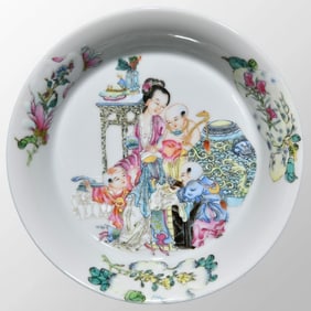 Superb Chinese Qing Dynasty Famille Rose Beautiful Woman & Urchin Design Porcelain Plate