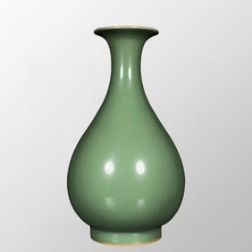 Chinese Longquan Kiln Green Glaze Porcelain Vase