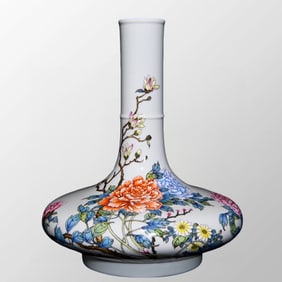 Chinese Famille Rose Flowers Butterfly Design Porcelain Vase