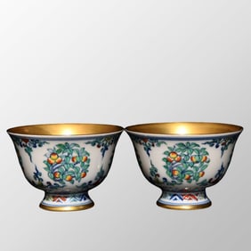 A Pair Chinese Gilt Gold Famille Rose Wu Cai Flowers Design Porcelain Cups