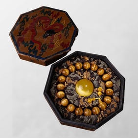 Beautiful Chinese Qing Dynasty Cat's Eye Beads Prayer Bracelet & Ball w Lacquerware Box
