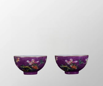 A Pair Chinese Gilt Edges Purple Glaze Famille Rose Flowers Design Porcelain Cups