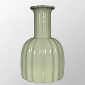 Chinese Guan Kiln Porcelain Vase