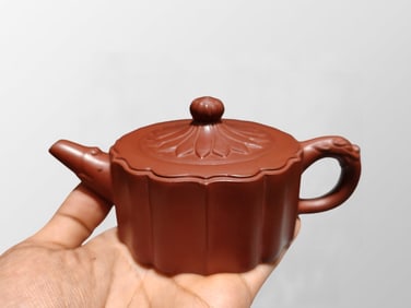 Chinese Yixing Zisha Clay Teapot w Artist Signed