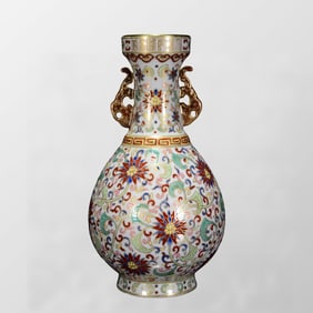 Chinese Qing Dynasty Gilt Gold Famille Rose Flowers Design Porcelain Vase