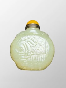 Vintage Chinese Hetian Jade Low Relief Beast Snuff Bottle