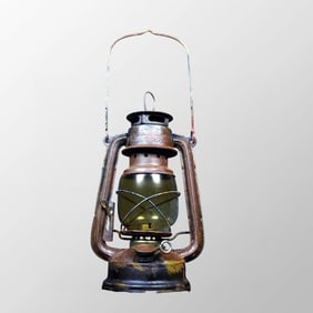 Antique Kerosene Lamp Statue