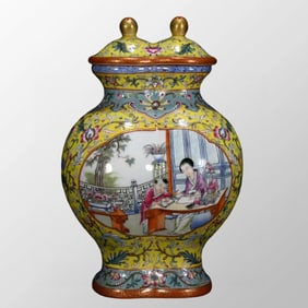 Chinese Qing Dynasty Gilt Edge Famille Rose Figure Design Porcelain Vase/Pot
