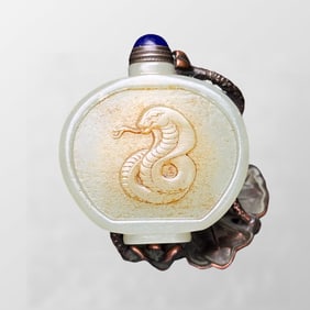 Old Chinese Hetian Jade Low Relief Snake Design Snuff Bottle