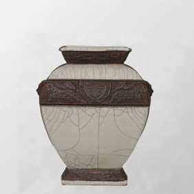 Chinese Ge Kiln Divine Beast Porcelain Vase