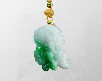 Beautiful Jadeite Carved Fortune Beast Pendant w White Crystal Beads Necklace