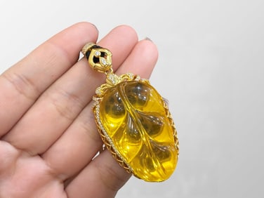 Beautiful 925 Silver Inlay Beeswax Carved Leaf Pendant