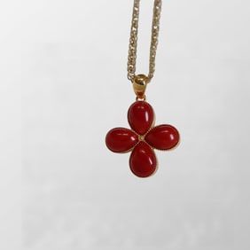 Beautiful 18k Gold Inlay Red Coral Clover Pendant