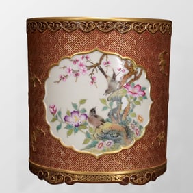 Chinese Qing Dynasty Gilt Edge Coral Red Coral Famille Rose Flowers Bird Design Porcelain Brush Pot