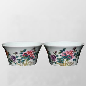 A Pair Chinese Famille Rose Hundreds Of Flowers In Bloom Design Porcelain Cups