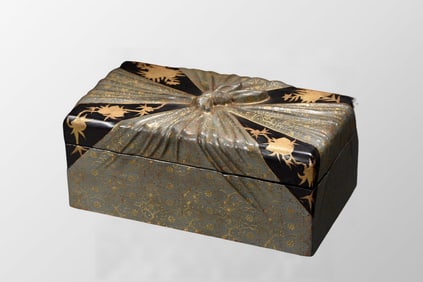 Chinese Gilt Gold Lacquerware Jewellery Box