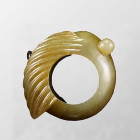 Vintage Chinese Hetian Jade Carved Cicada Thumb Ring