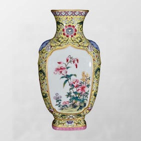 Chinese Gilt Edge Famille Rose Flowers Design Porcelain Vase
