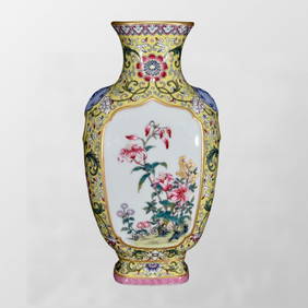 Chinese Gilt Edge Famille Rose Flowers Design Porcelain Vase (1 of 10)