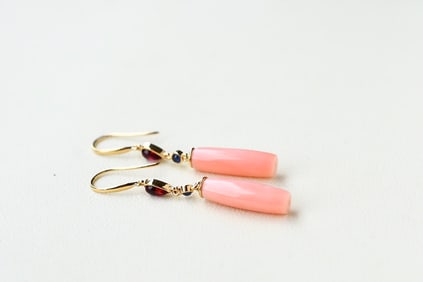 A Pair Exquisite 18K Gold Inlay Pink Coral Earring