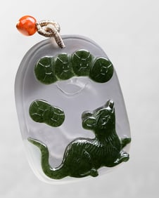 Beautiful Green Crystal Carved Fortune Mouse Pendant w Hand Woven Necklace