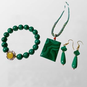 A Set Beautiful Malachite Pendant & Bracelet & Earring