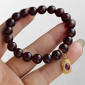 Beautiful Garnet Beads Bracelet