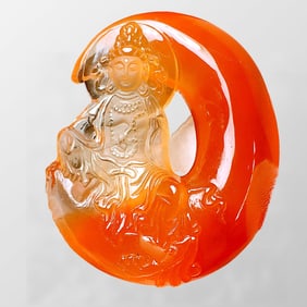 Beautiful Crystal Carved Kwan-yin Pendant