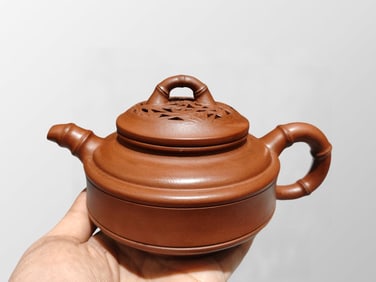 Chinese Yixing Zisha Clay Teapot w Artist Signed