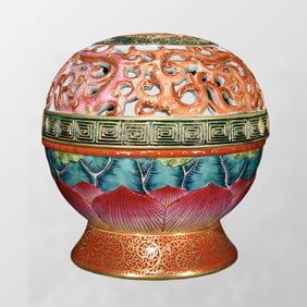 Chinese Qing Dynasty Gilt Edge Famille Rose Enamel Lotus Leaf Design Porcelain Incense Burner