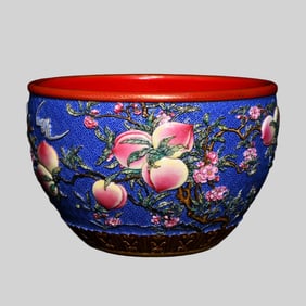 Chinese Famille Rose Peach Design Porcelain Pot
