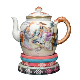 Chinese Qing Dynasty Gilt Edge Famille Rose Figure Design Porcelain Teapot