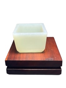 Superb Chinese Hetian Jade Wine Cup