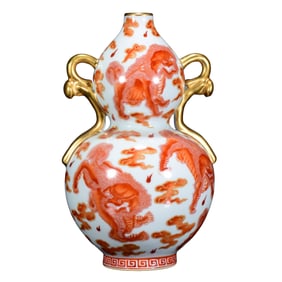 Chinese Qing Dynasty Gilt Gold Iron Red Glaze Fortune Lion Design Gourd Shape Porcelain Vase