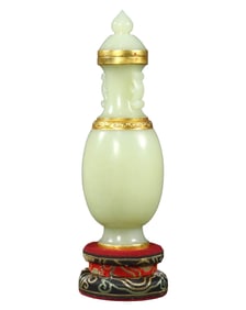 Chinese Inlaying Gold Edge Hetian Jade Vase