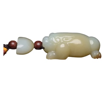 Chinese Hetian Jade Carved Fortune Toad Pendant