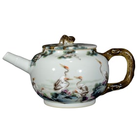 Chinese Qing Dynasty Famille Rose Pine Tree & Crne Design Porcelain Teapot
