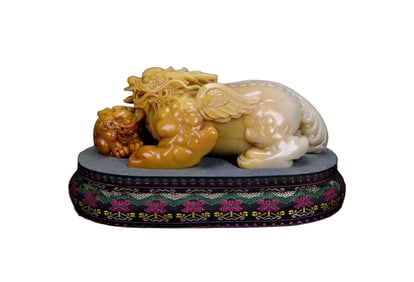 Superb Chinese Tianhuang Carved Divine Beast Statue