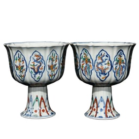 A Pair Chinese Wucai Dragon Phoenix Design Porcelain Cups