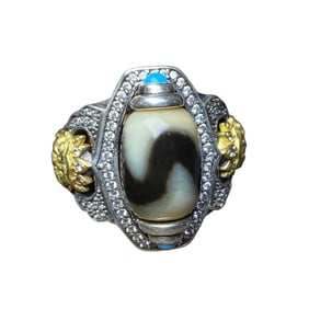 Vintage Tibetan Silver Inlay DZI Agate Ring