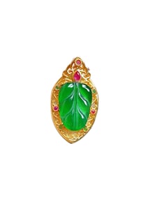 Exquisite 18K Gold Inlay Green Jadeite Carved Leaf Pendant