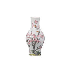 Chinese Qing Dynasty Gilt Edge Famille Rose Plum Flower & Magpie Design Porcelain Vase