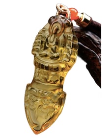 Beautiful Yellow Crystal Carved Pestle Xiangmo Pendant